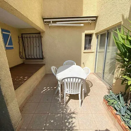 En Rdc, Accès Direct Plage, Terrasse 30m², Parking Privé, équipements Complets - Fr-1-326-795