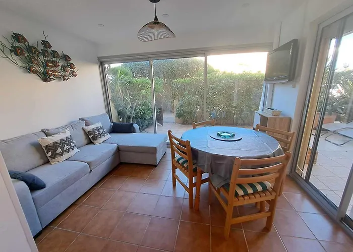 En Rdc, Acces Direct Plage, Terrasse 30m², Parking Prive, Equipements Complets - Fr-1-326-795 *