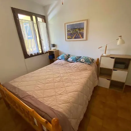 En Rdc, Accès Direct Plage, Terrasse 30m², Parking Privé, équipements Complets - Fr-1-326-795